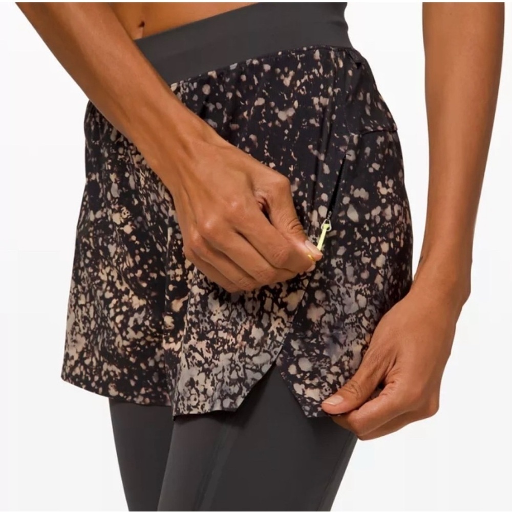 Lululemon Athletica LAB Alacer Short Brown and Tan Size 6 - Picture 3 of 5